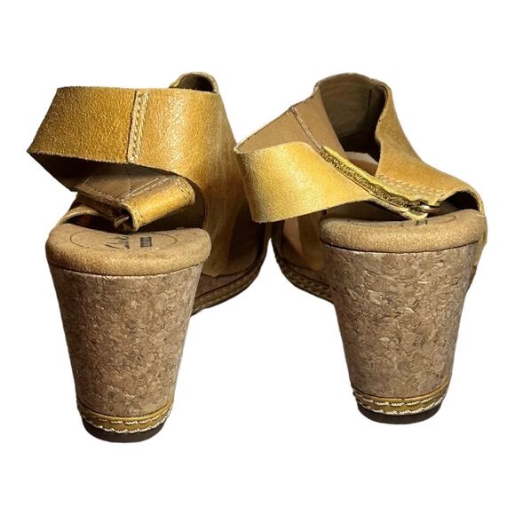 Clarks Helio Float Yellow Nubuck Leather Wedge Sandals w/ Adjustable Strap - Picture 6 of 8